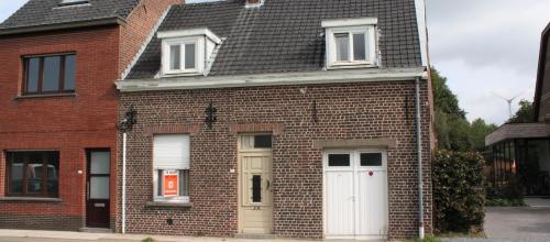 ( ALREEDS IN OPTIE ) Op te frissen woning te Gontrode/Melle